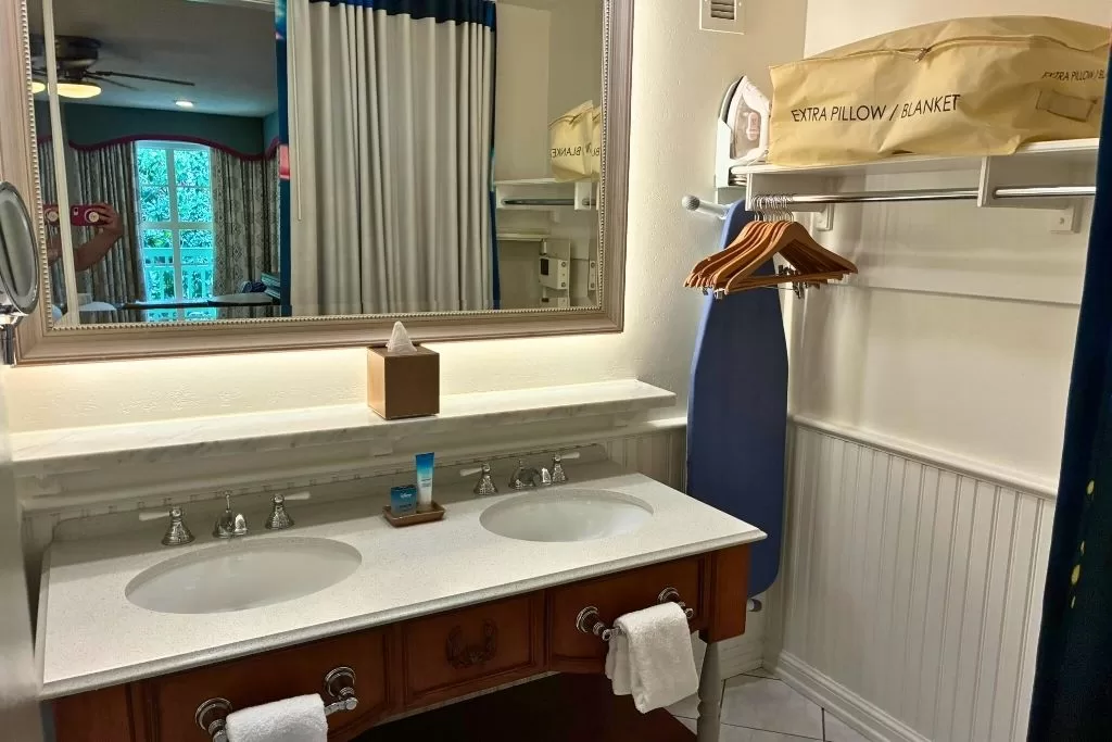 Bathroom in Magnolia Bend