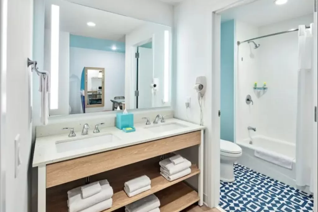 Universal Surfside Inn and Suites