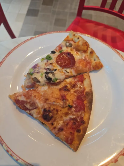 Pizza on Wonder of the Seas